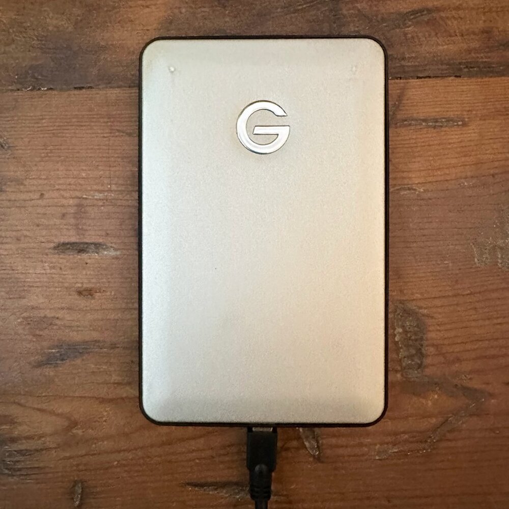 SanDisk Professional / G-Drive 1 TB External Drive with USB to USB A Cable - Picture 2 of 9